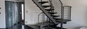 Single stringer staircase